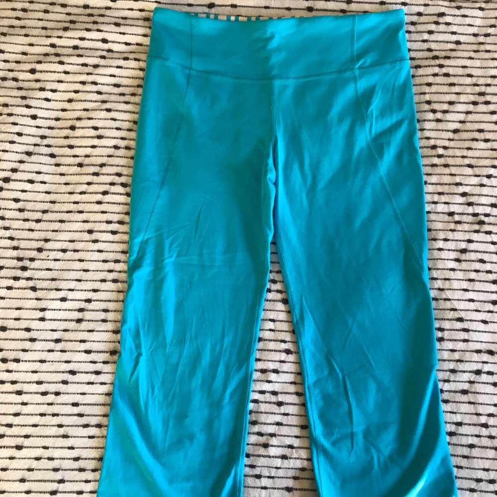 Size 8/10 Lululemon yoga Capri leggings